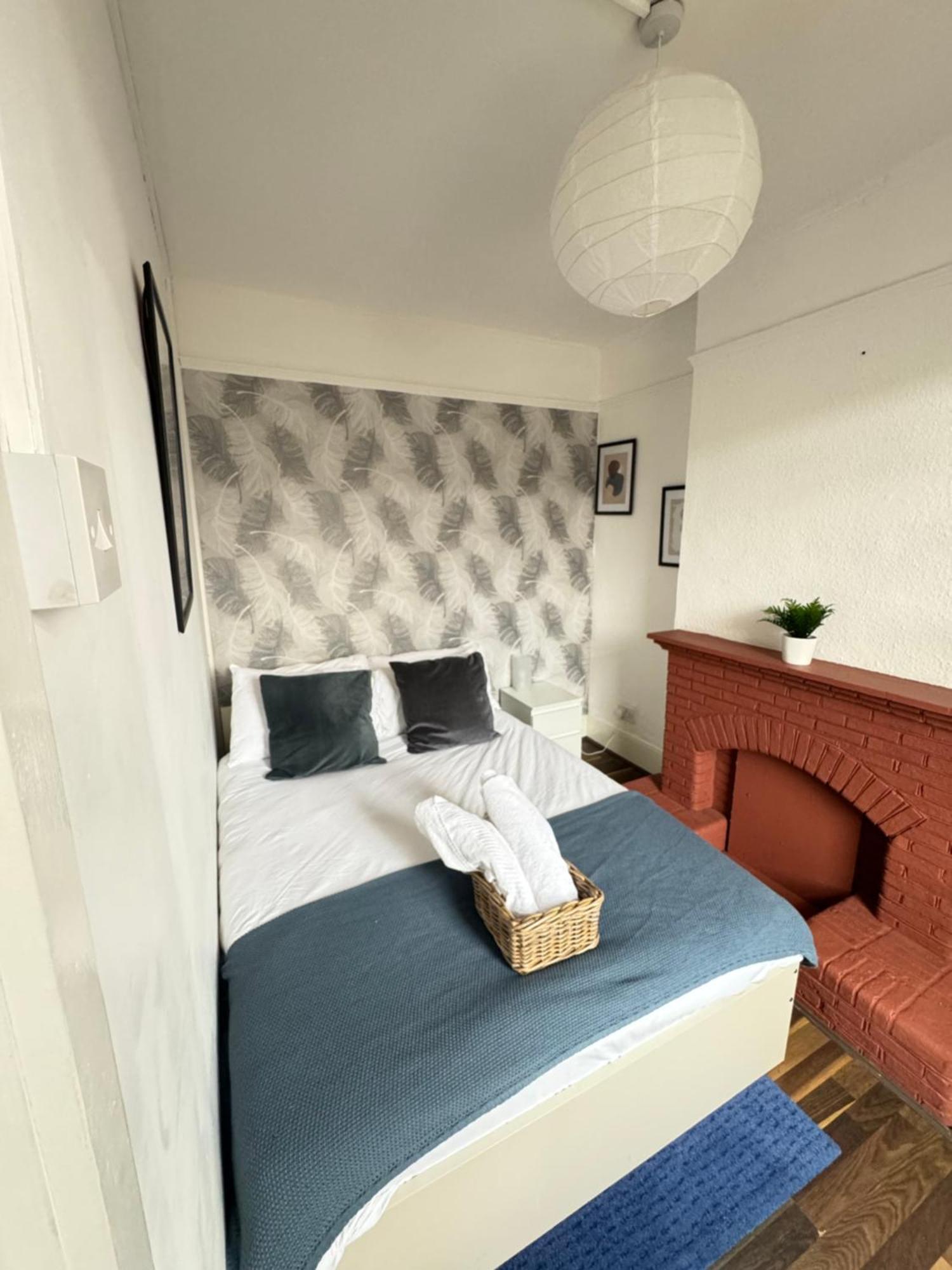 2 Bed Apt Sofa Bed Up To 6 London Kültér fotó