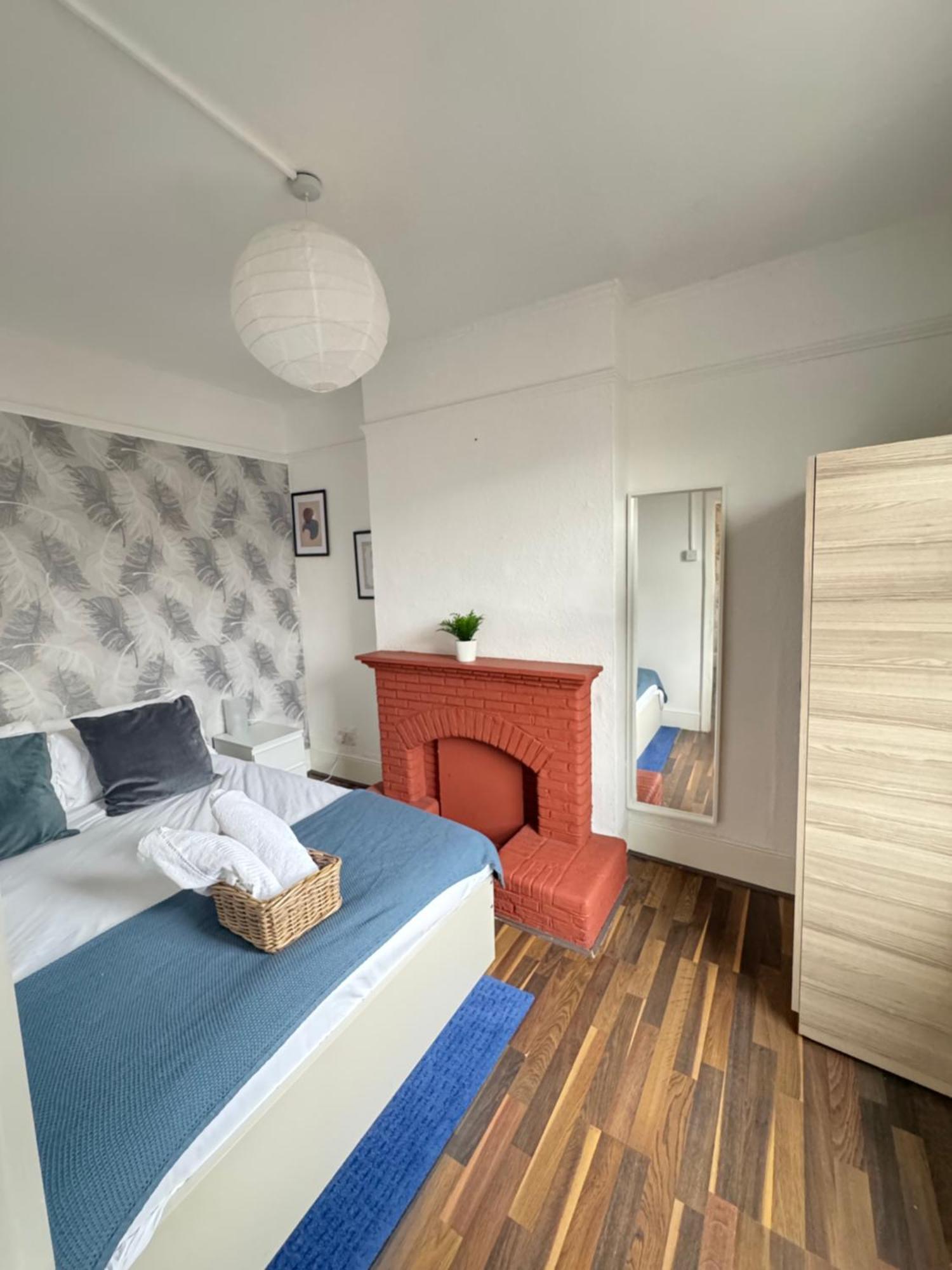 2 Bed Apt Sofa Bed Up To 6 London Kültér fotó