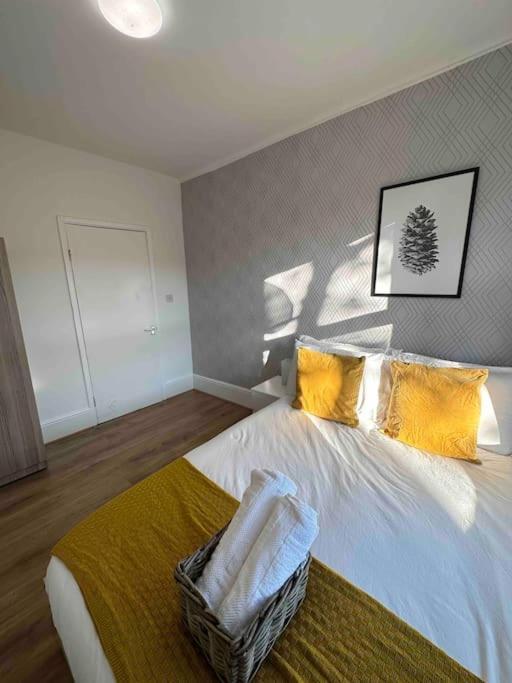 2 Bed Apt Sofa Bed Up To 6 London Kültér fotó