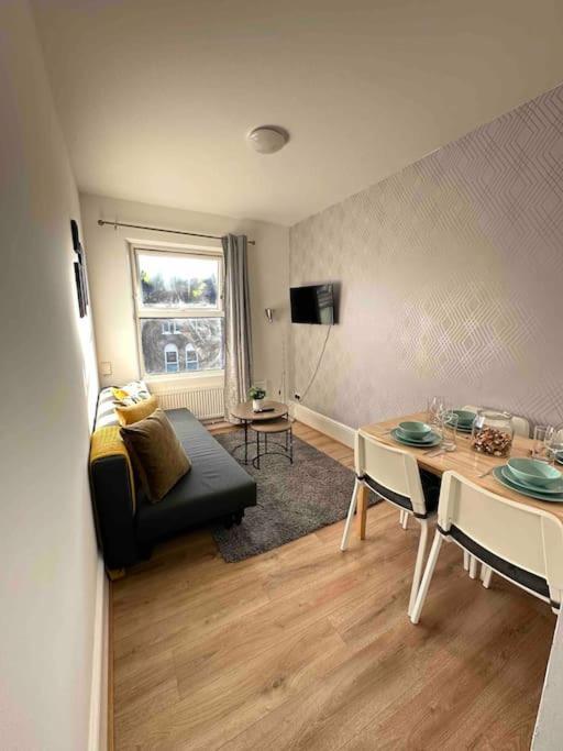 2 Bed Apt Sofa Bed Up To 6 London Kültér fotó