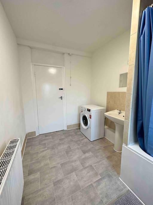 2 Bed Apt Sofa Bed Up To 6 London Kültér fotó
