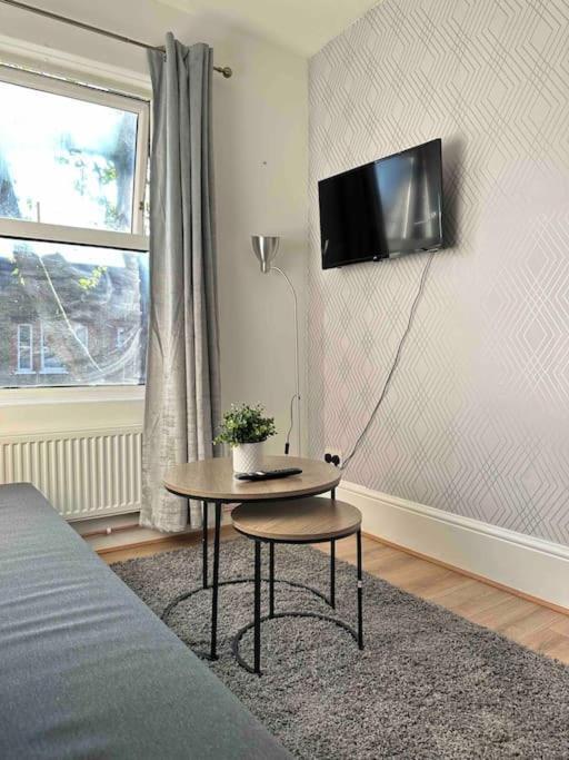 2 Bed Apt Sofa Bed Up To 6 London Kültér fotó