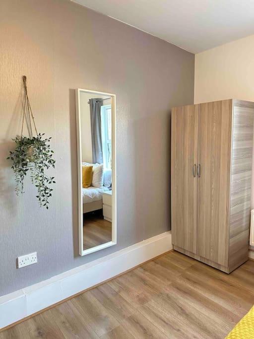 2 Bed Apt Sofa Bed Up To 6 London Kültér fotó